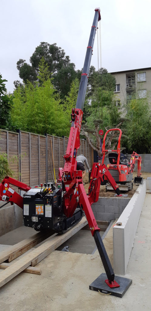 Travaux de levage, réalisés avec les mini-grues araignées sur Rennes et ...